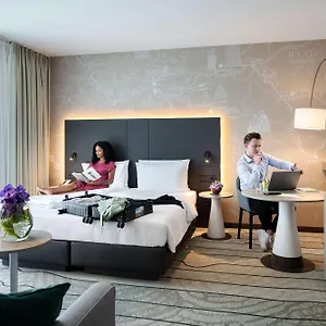 Hyatt Place Frankfurt Airport מלון פרנקפורט
